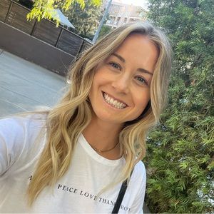 Meet your Posher, Caroline